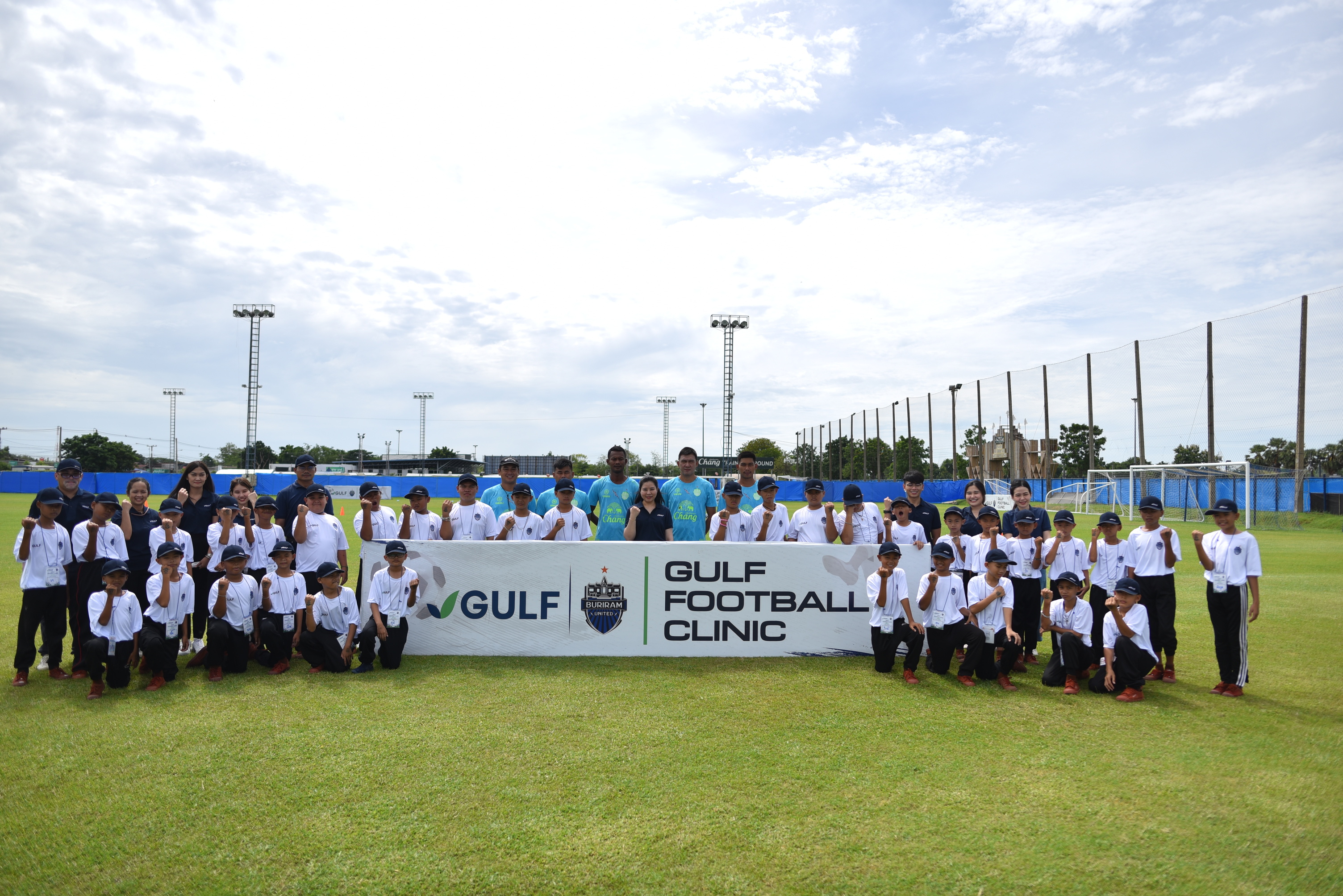 GULF and Buriram United spark young footballers’ dreams with 
“GULF Football Clinic” for the second year
